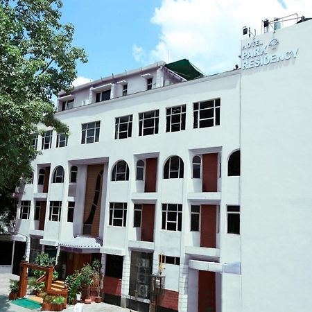 The Park Residency Hotel New Delhi Exterior photo
