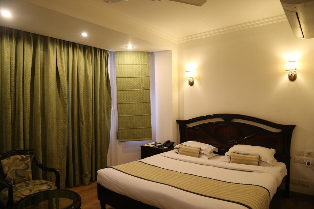 The Park Residency Hotel New Delhi Exterior photo