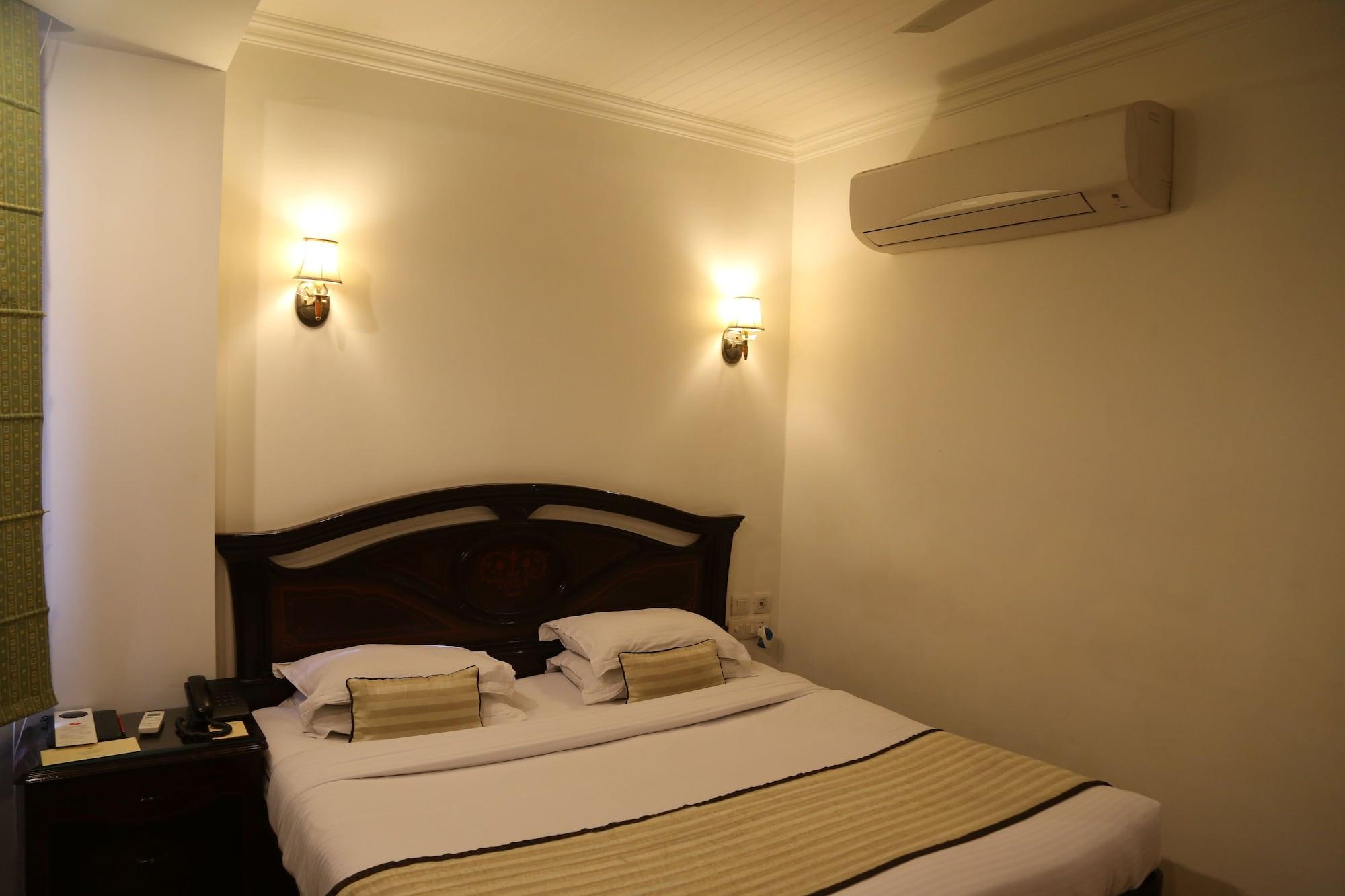 The Park Residency Hotel New Delhi Exterior photo
