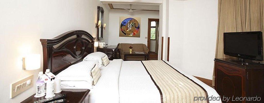 The Park Residency Hotel New Delhi Exterior photo