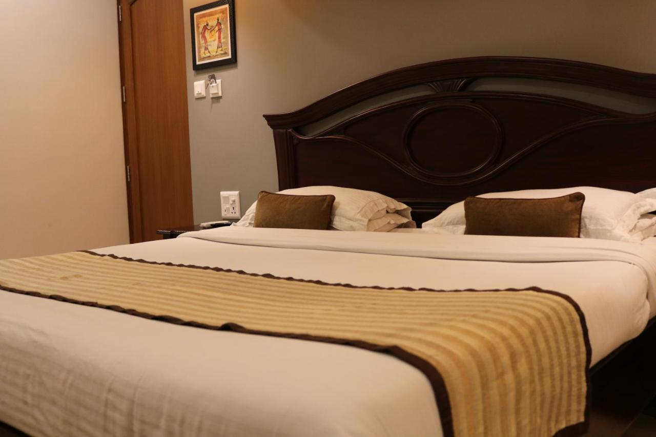 The Park Residency Hotel New Delhi Exterior photo