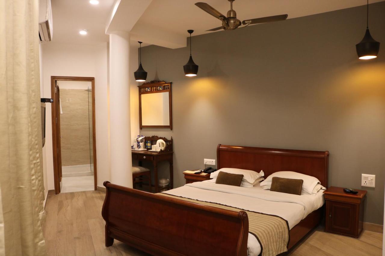 The Park Residency Hotel New Delhi Exterior photo