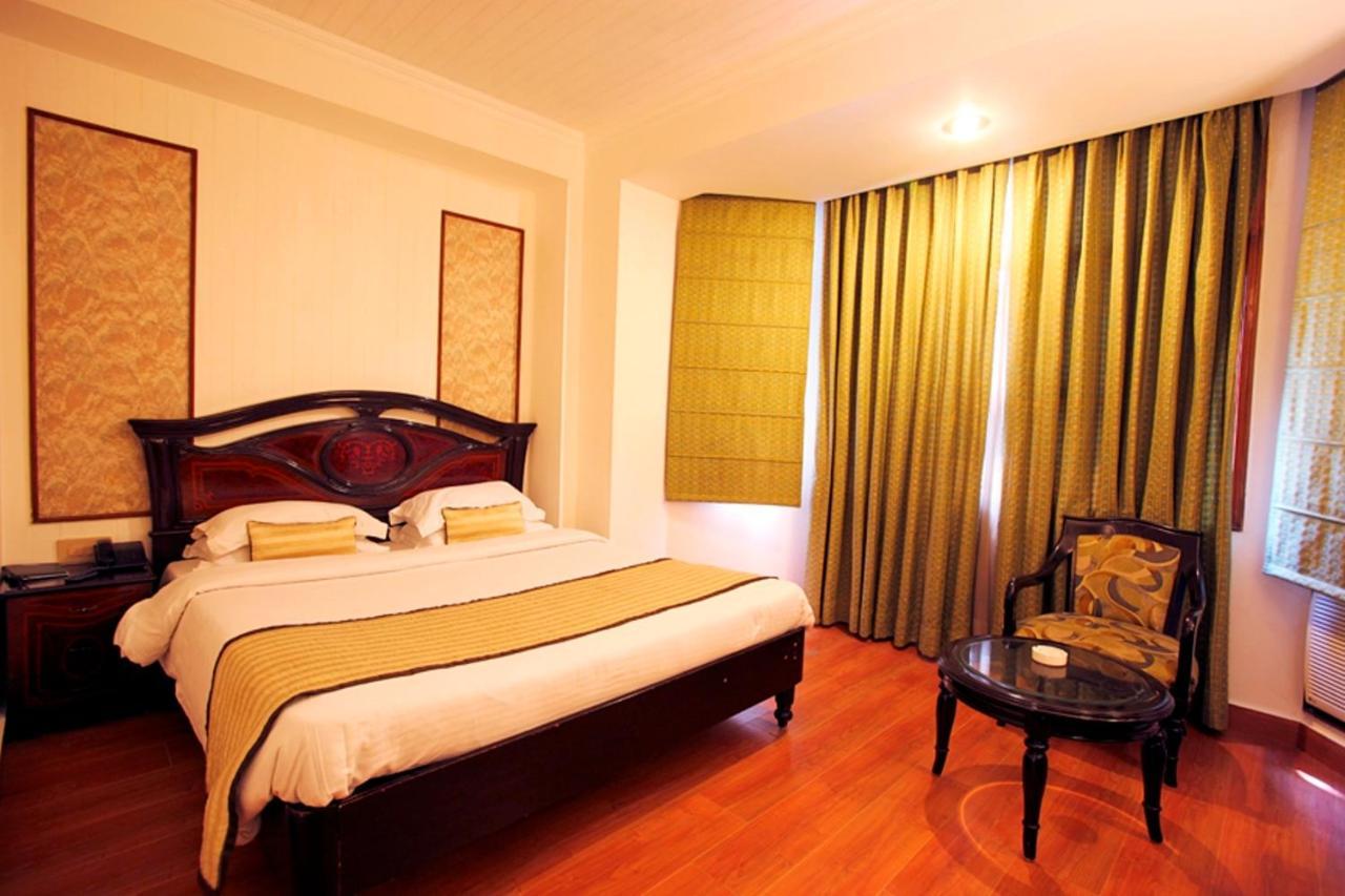 The Park Residency Hotel New Delhi Exterior photo